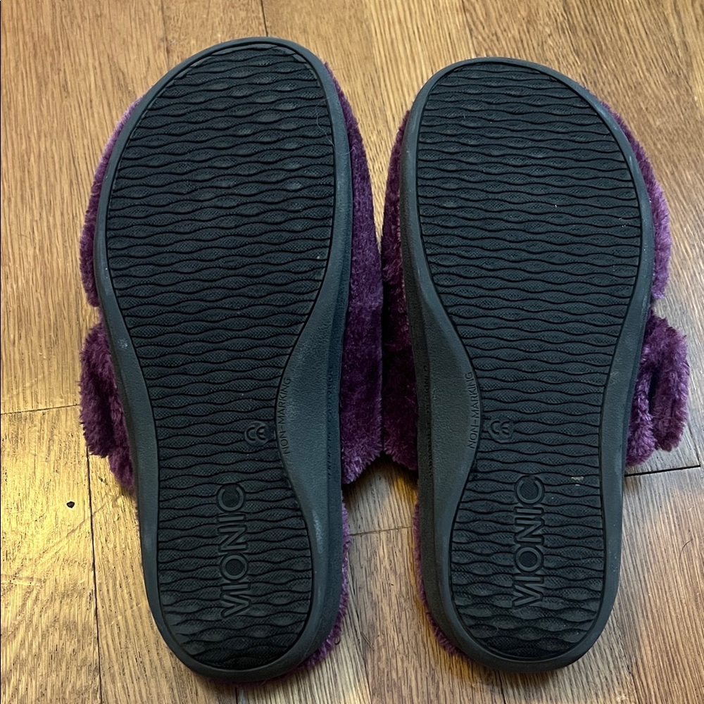 Vionic Purple Slippers - Picture 5 of 6